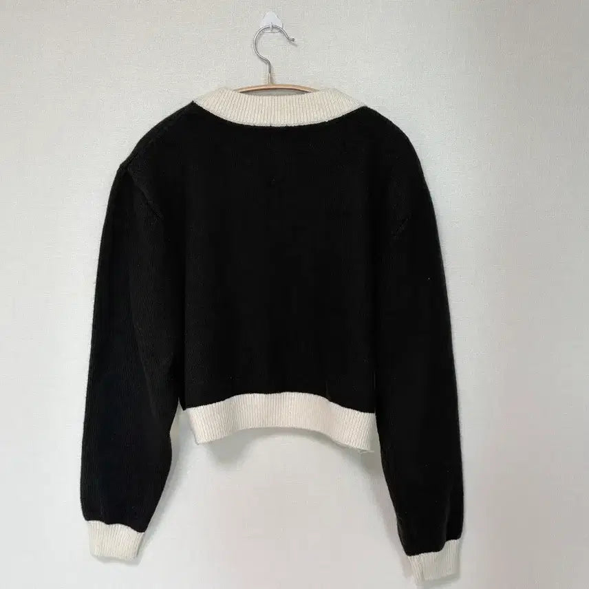 [SOLD OUT] H&amp;M 블랙&amp;아이보리 배색 라운드넥 가디건