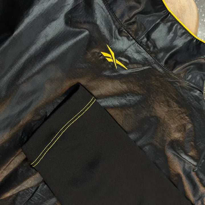 [BUNJANG] Reebok Old School Anorak Half-Zip Windbreaker Black / 리복 올드스쿨 아노락 반집업 바람막이 블랙