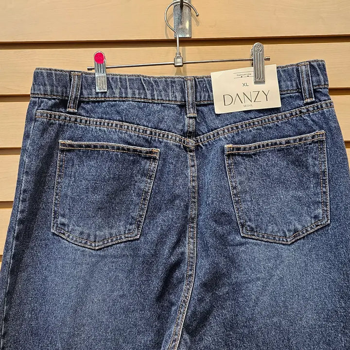 [SOLD OUT] DANZY 와이드 데님 팬츠