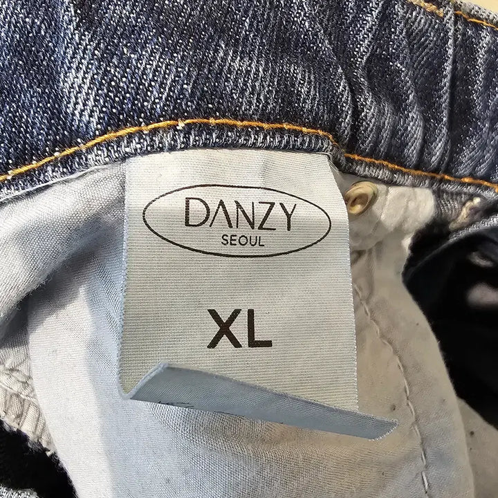 [SOLD OUT] DANZY 와이드 데님 팬츠