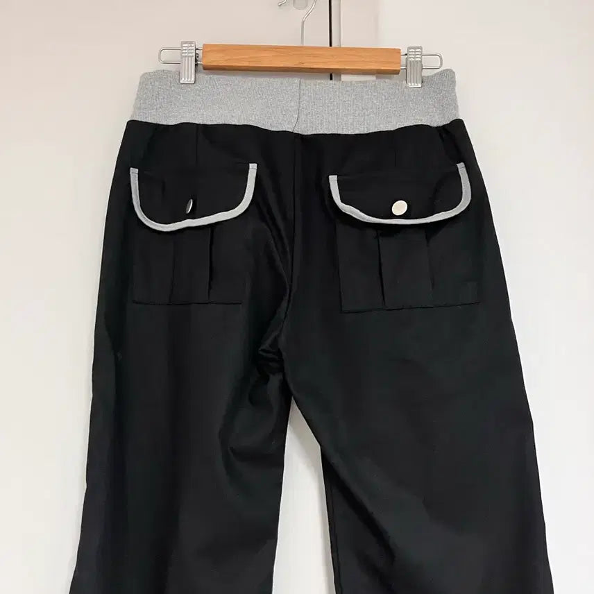 [SOLD OUT] 블랙 부츠컷 트레이닝 팬츠(새상품)