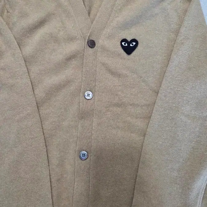 [BUNJANG] Comme des Garcons Black Heart Cardigan Beige / 꼼데가르송 블랙하트 가디건 베이지