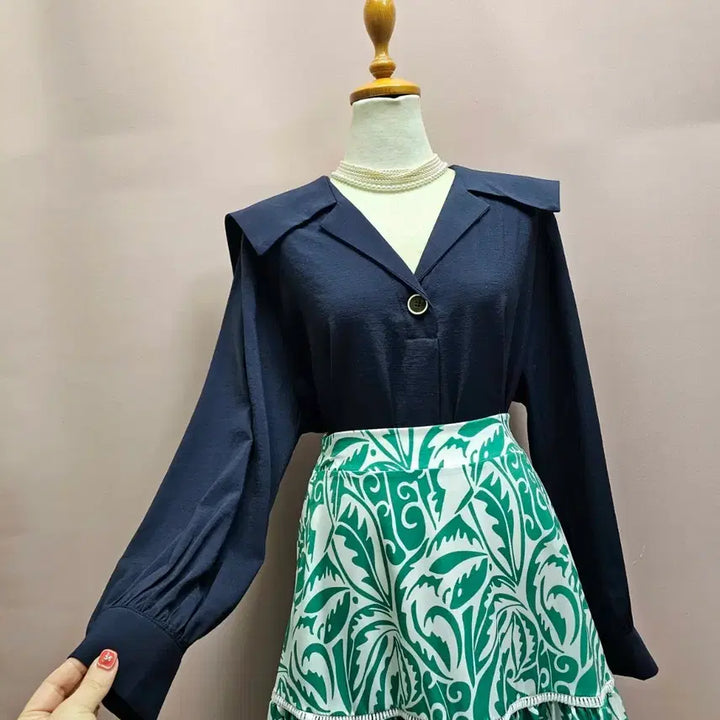[SOLD OUT] PAGE 세일러빅카라 블라우스