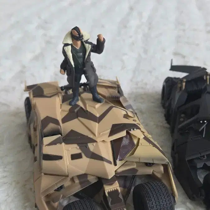 [BUNJANG] Revoltech Batmobile Tumbler Figure Dark Knight (3 Types) / 리볼텍 배트모빌 텀블러 피규어 다크나이트 3종
