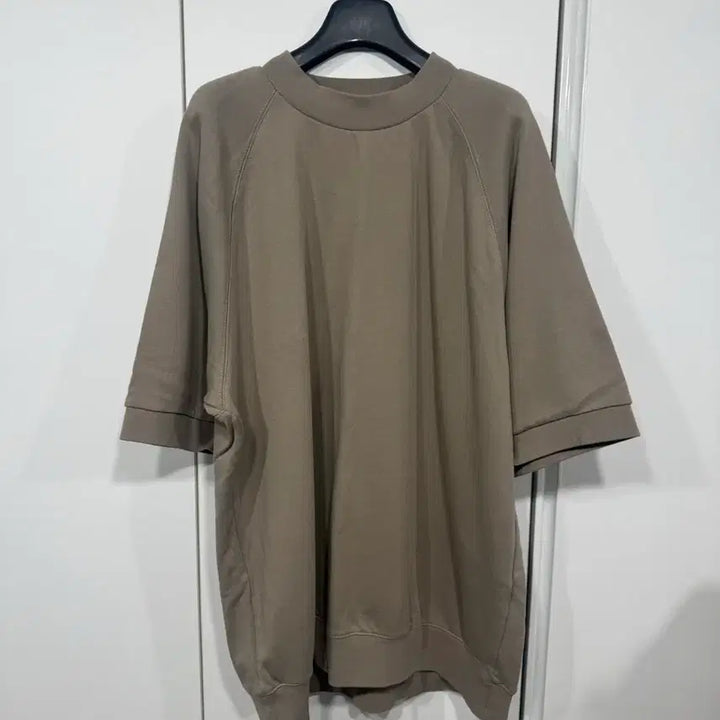 [BUNJANG] Essential Short Sleeve T-shirt (L) / 에센셜 반팔 티셔츠 L사이즈 팝니다