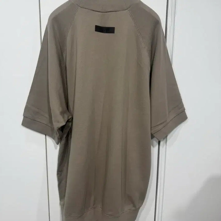 [BUNJANG] Essential Short Sleeve T-shirt (L) / 에센셜 반팔 티셔츠 L사이즈 팝니다