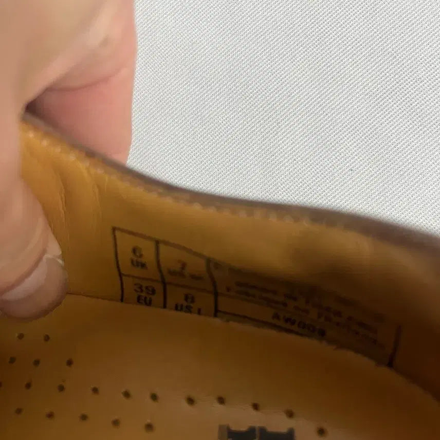 [SOLD OUT] 닥터마틴 1461 크레이지 홀스 39사이즈 250
