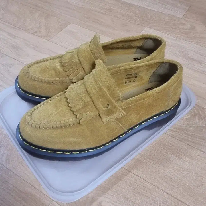 [BUNJANG] Dr. Martens Suede Loafers 260 / 닥터마틴 스웨이드 로퍼 260