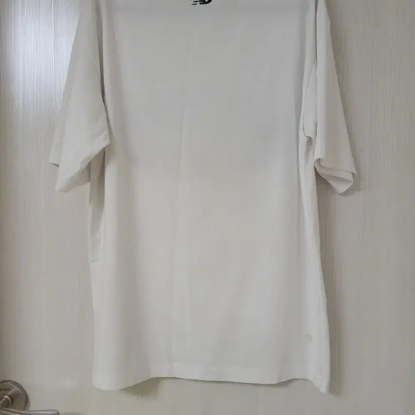 [BUNJANG] New Balance White Logo Short Sleeve T-shirt / 뉴발란스 화이트 로고 반팔 티셔츠