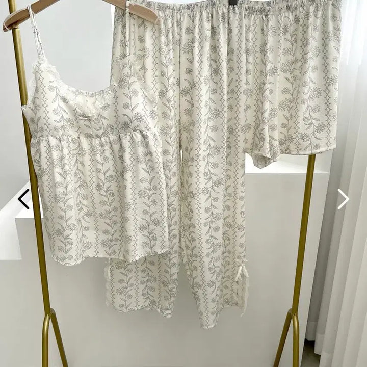 [BUNJANG] Floral Pattern 3-Piece Pajama Set / 플라워 패턴 3피스 잠옷 세트