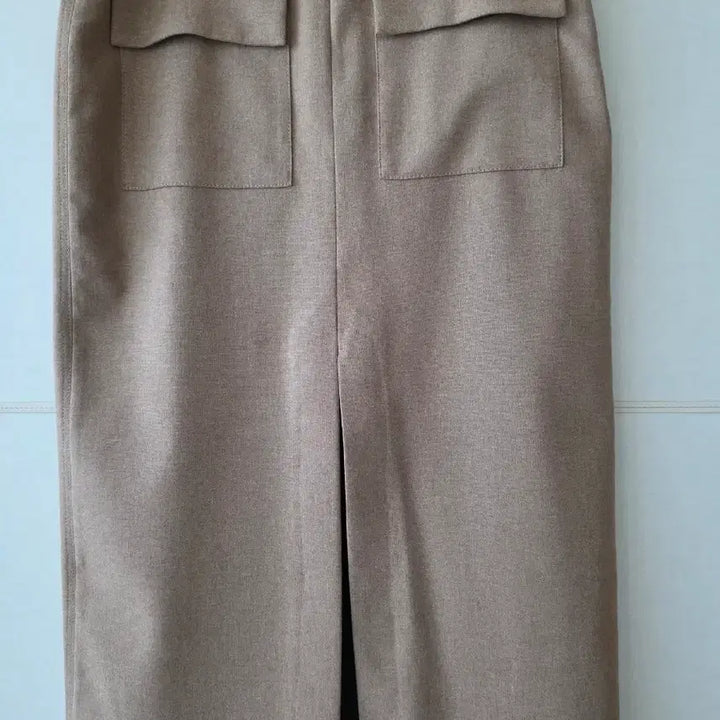 [BUNJANG] Massimo Dutti Beige Front Slit Skirt / 마시모두띠  베이지 스커트 포켓 디테일 앞트임 스커트