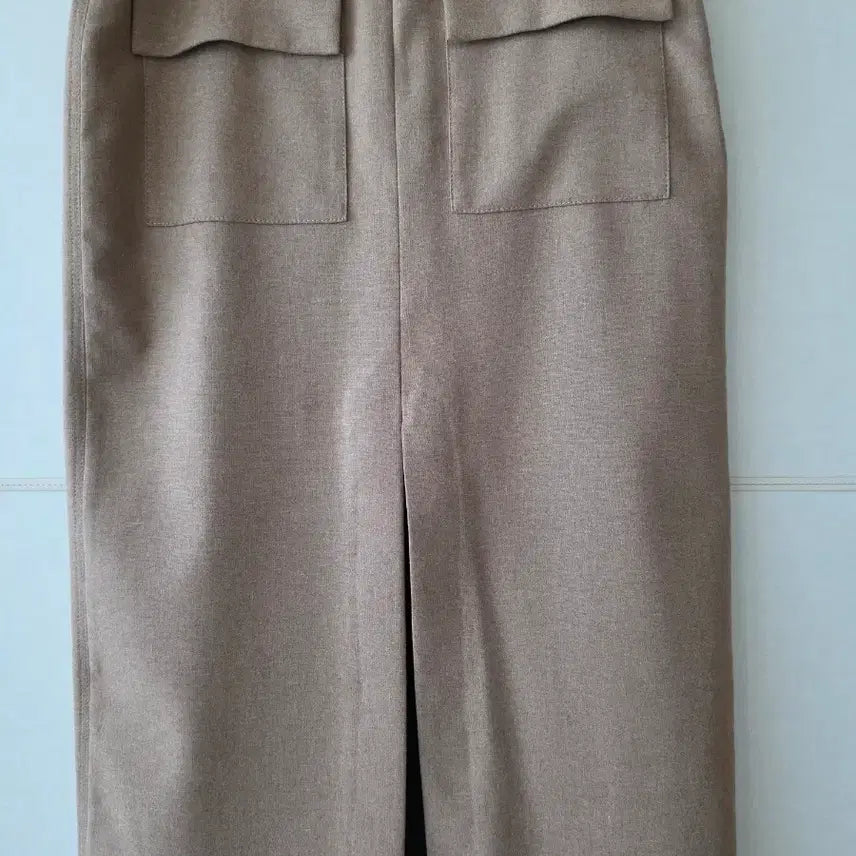 [BUNJANG] Massimo Dutti Beige Front Slit Skirt / 마시모두띠  베이지 스커트 포켓 디테일 앞트임 스커트