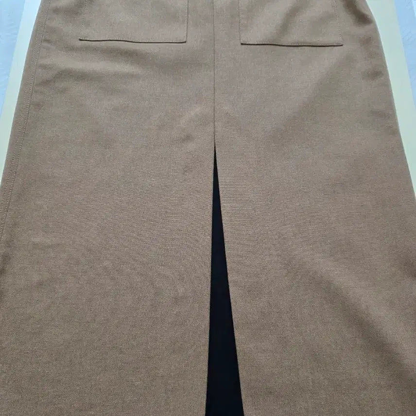 [BUNJANG] Massimo Dutti Beige Front Slit Skirt / 마시모두띠  베이지 스커트 포켓 디테일 앞트임 스커트