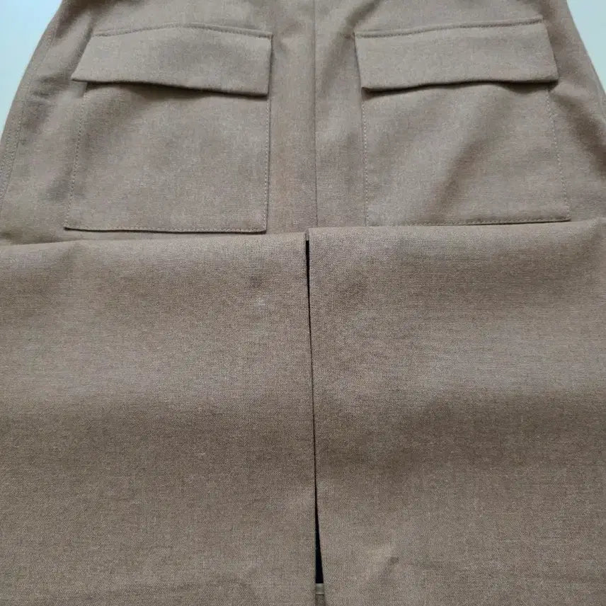 [BUNJANG] Massimo Dutti Beige Front Slit Skirt / 마시모두띠  베이지 스커트 포켓 디테일 앞트임 스커트