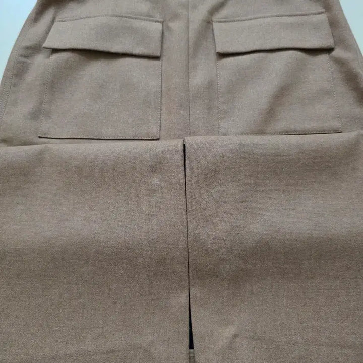 [BUNJANG] Massimo Dutti Beige Front Slit Skirt / 마시모두띠  베이지 스커트 포켓 디테일 앞트임 스커트