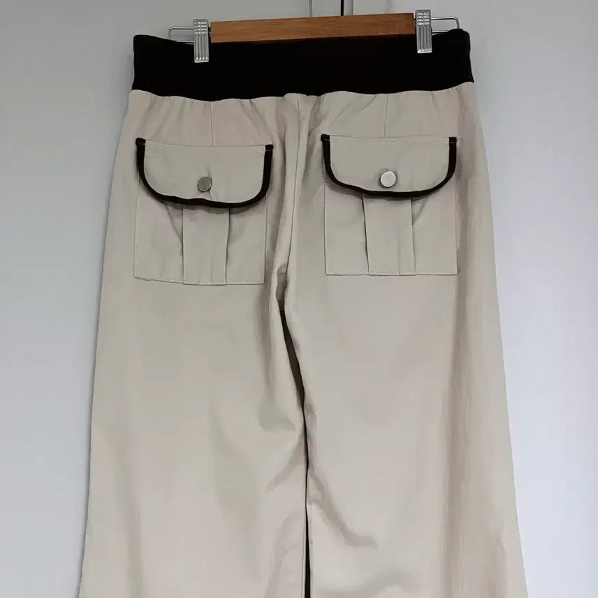 [SOLD OUT] 베이지 부츠컷 트레이닝 팬츠(새상품)