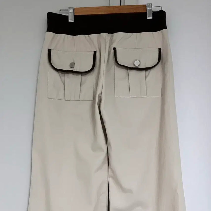 [SOLD OUT] 베이지 부츠컷 트레이닝 팬츠(새상품)