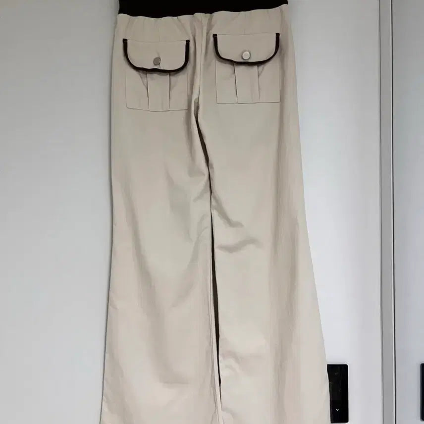 [SOLD OUT] 베이지 부츠컷 트레이닝 팬츠(새상품)