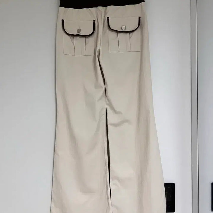 [SOLD OUT] 베이지 부츠컷 트레이닝 팬츠(새상품)
