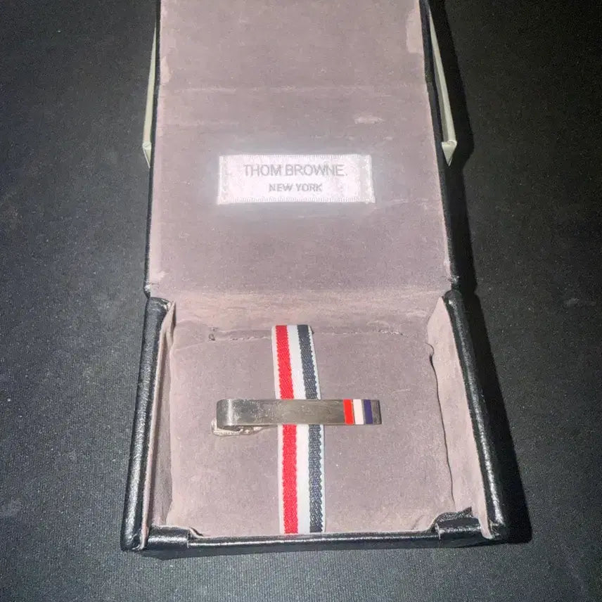 [SOLD OUT] 톰브라운 넥타이 핀 classic vertical long tie bar