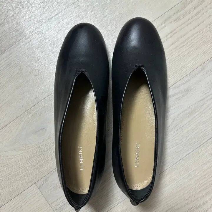 [SOLD OUT] LEMAIRE 르메르 블랙 플랫슈즈 37사이즈