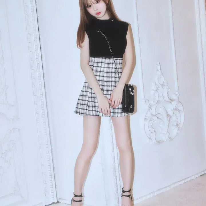 [BUNJANG] Michel Macaron Satin Bejeweled Ribbon Platform Sandals / 미셸마카롱 새틴 비쥬 리본 통굽 샌들