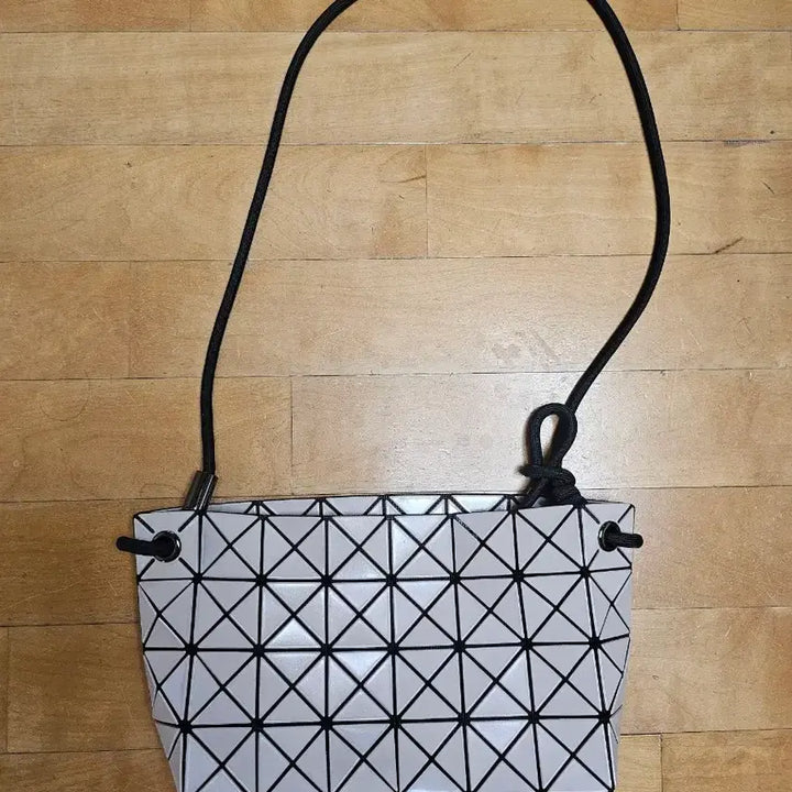 [BUNJANG] Baobao Style Pearl Crossbody Bag / 바오바오st 크로스백(진주펄유광)
