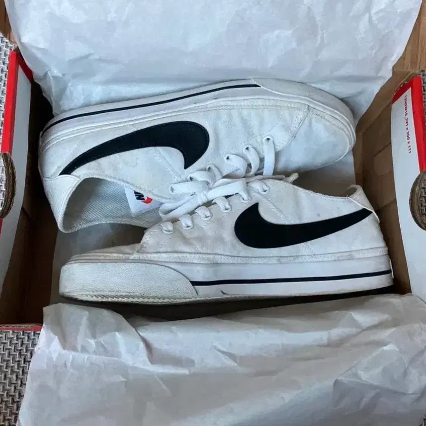 [BUNJANG] Nike Court Legacy Sneakers / [풀구성/250] 나이키 코트레거시 스니커즈
