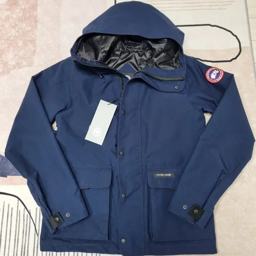 [BUNJANG] Canada Goose Lockport Hooded Windbreaker Jacket M / 캐나다구스 로케포트 바람막이 후드 자켓 M(100~105)