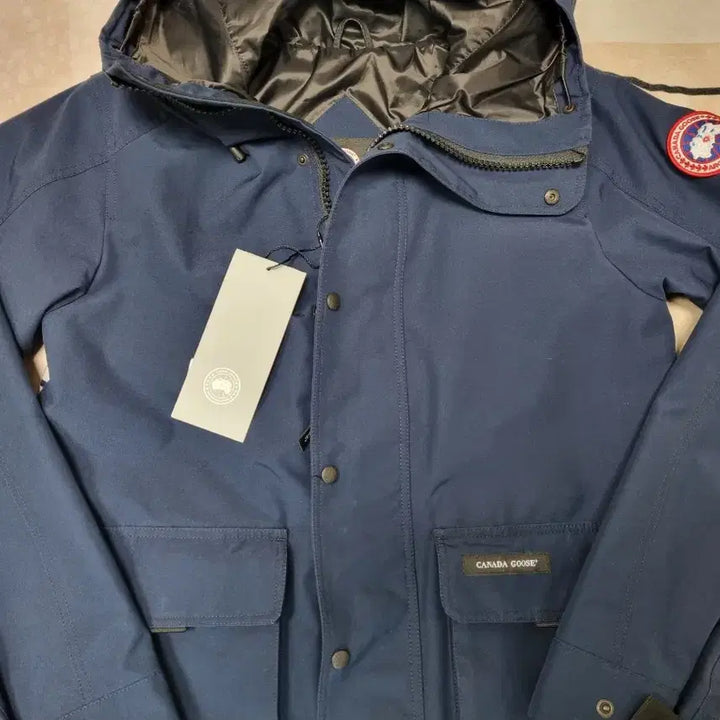 [BUNJANG] Canada Goose Lockport Hooded Windbreaker Jacket M / 캐나다구스 로케포트 바람막이 후드 자켓 M(100~105)