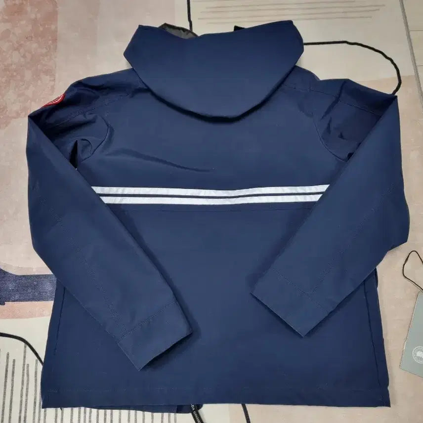 [BUNJANG] Canada Goose Lockport Hooded Windbreaker Jacket M / 캐나다구스 로케포트 바람막이 후드 자켓 M(100~105)