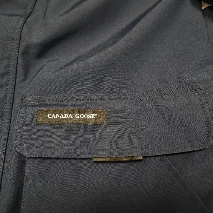 [BUNJANG] Canada Goose Lockport Hooded Windbreaker Jacket M / 캐나다구스 로케포트 바람막이 후드 자켓 M(100~105)