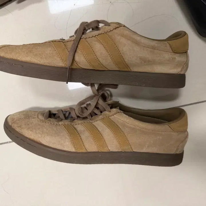 [SOLD OUT] 아디다스 토바코 팬톤 메사 270