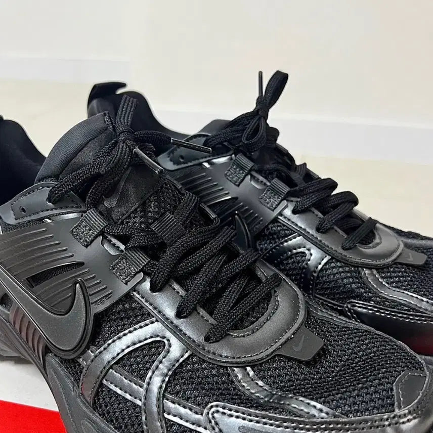 [BUNJANG] Nike V2K Run Black Anthracite Sneakers / 나이키 V2K 런 블랙 앤트러사이트 275사이즈 판매합니다.