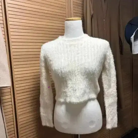 [BUNJANG] White Angora Crop Knit Sweater / 화이트 앙고라 크롭 니트 수입의류