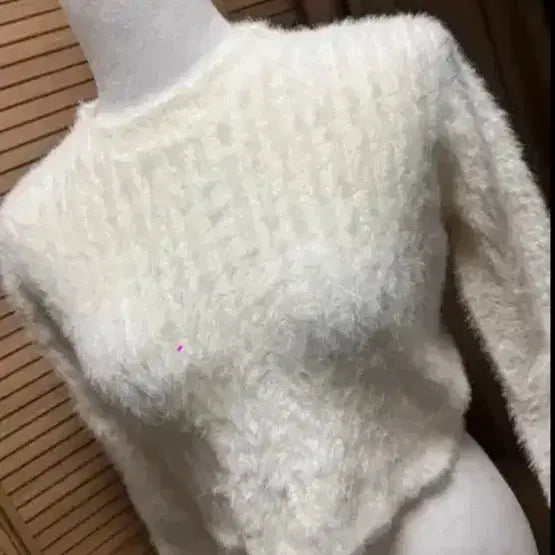 [BUNJANG] White Angora Crop Knit Sweater / 화이트 앙고라 크롭 니트 수입의류