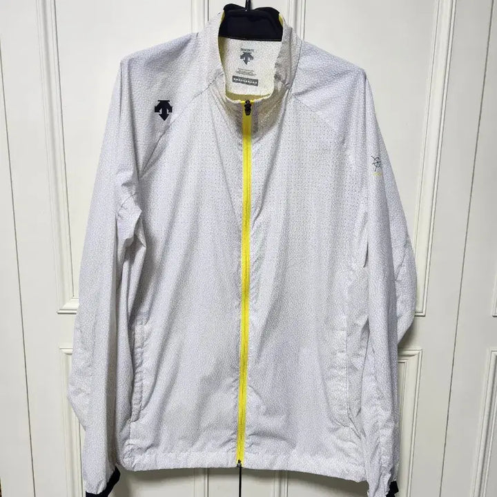 [SOLD OUT] (105)데상트 DUALIS 윈드브레이커 바람막이