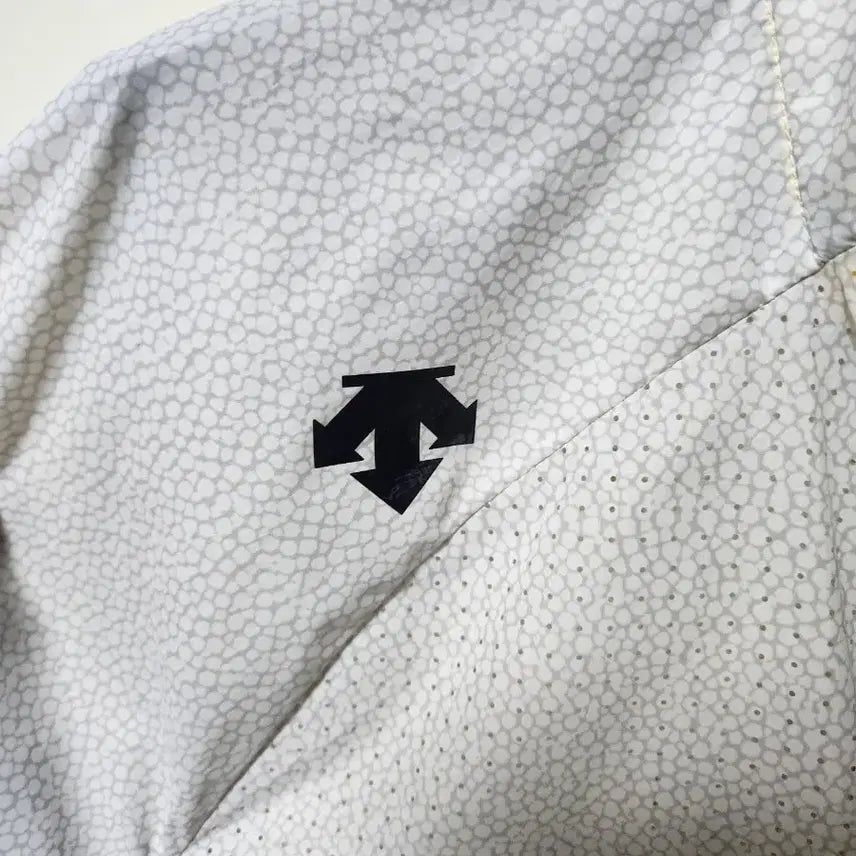[SOLD OUT] (105)데상트 DUALIS 윈드브레이커 바람막이
