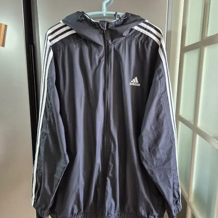 [BUNJANG] Adidas Three-Stripe Black Windbreaker Jacket / 아디다스 3선 후드 바람막이 블랙