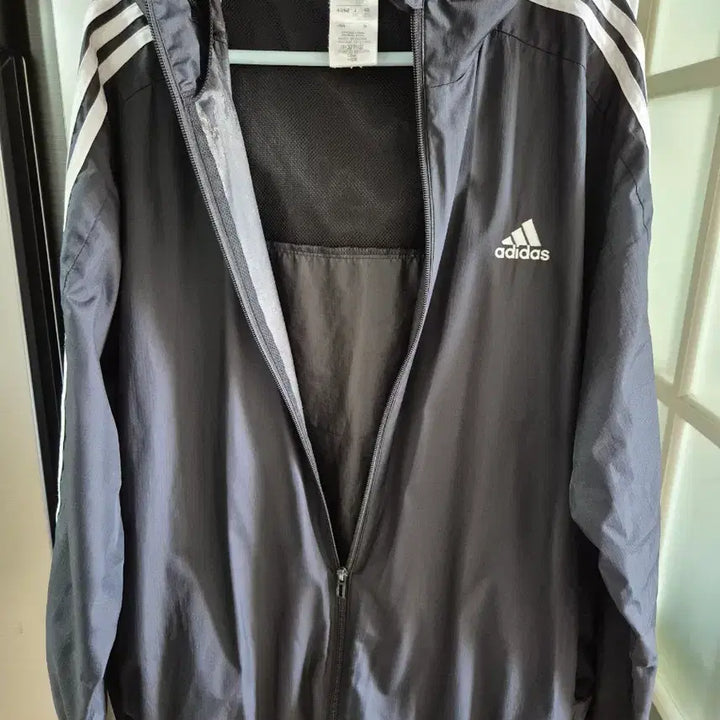 [BUNJANG] Adidas Three-Stripe Black Windbreaker Jacket / 아디다스 3선 후드 바람막이 블랙