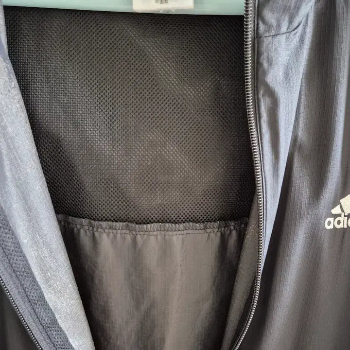 [BUNJANG] Adidas Three-Stripe Black Windbreaker Jacket / 아디다스 3선 후드 바람막이 블랙