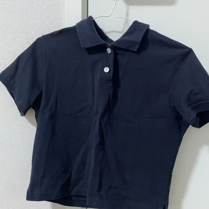[SOLD OUT] 에잇세컨즈 네이비 크롭 카라티