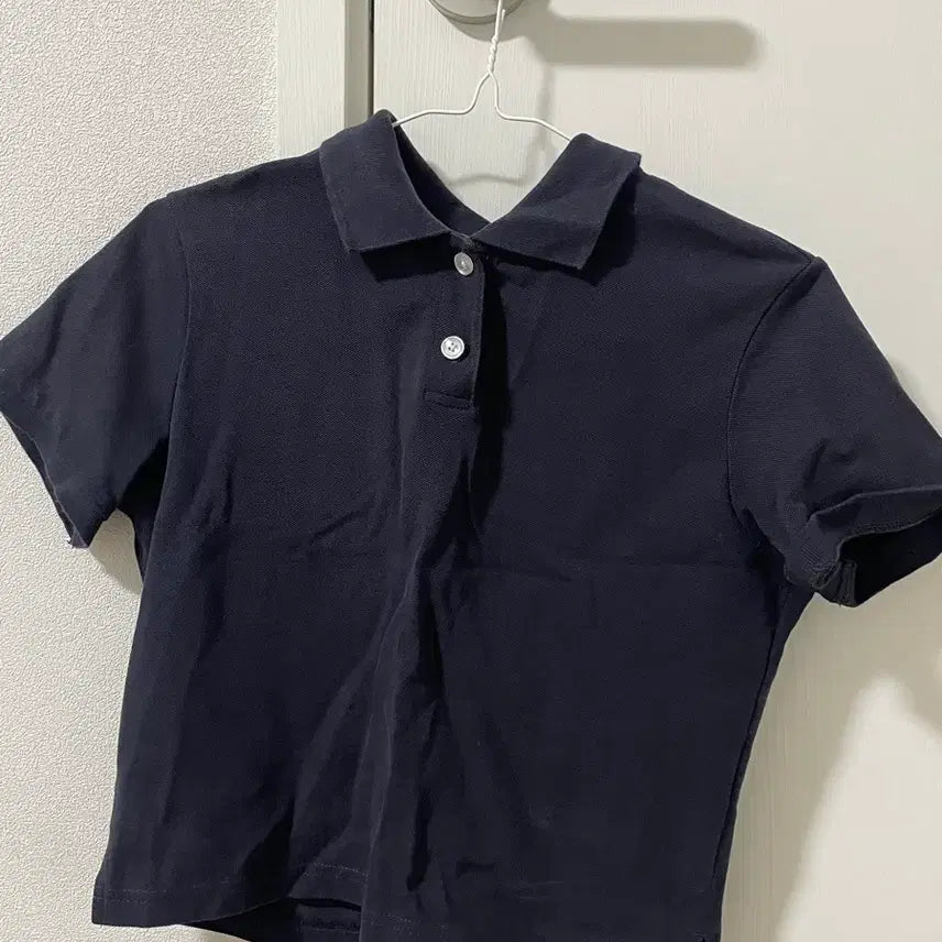 [SOLD OUT] 에잇세컨즈 네이비 크롭 카라티