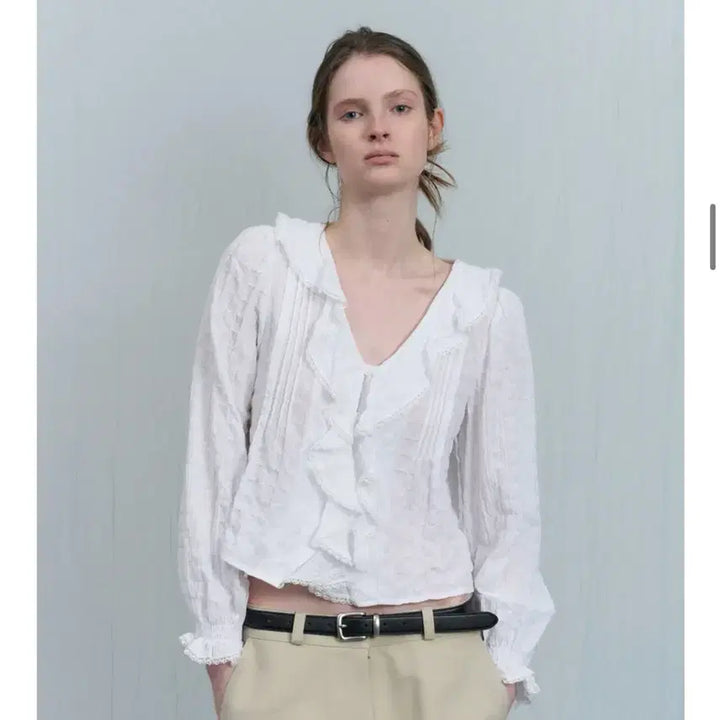 [SOLD OUT] 포에토 블라우스 Pure ruffle blouse - ivory
