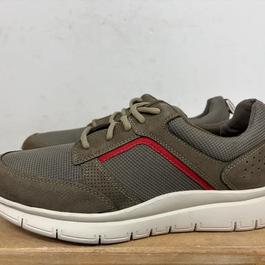 [SOLD OUT] 락포트 남성 스니커즈 250