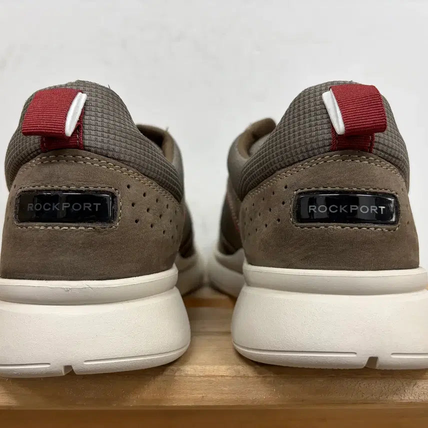 [SOLD OUT] 락포트 남성 스니커즈 250