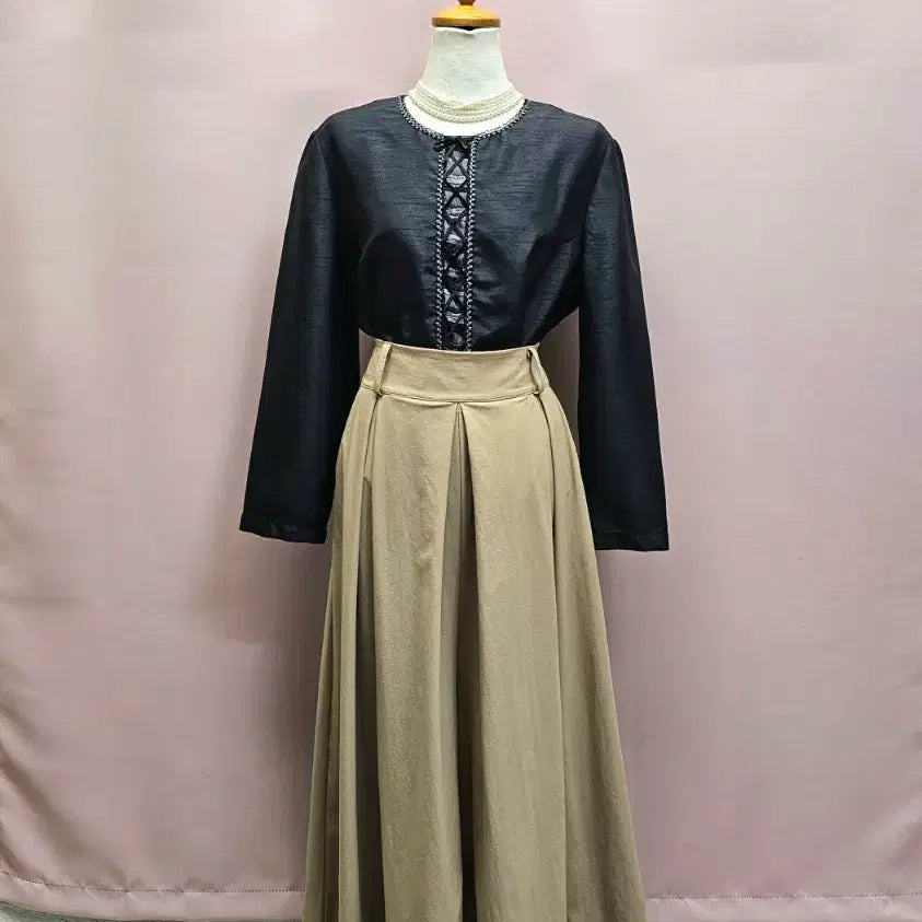 [SOLD OUT] 바스락 스판 베이지 핀턱 와이드 팬츠