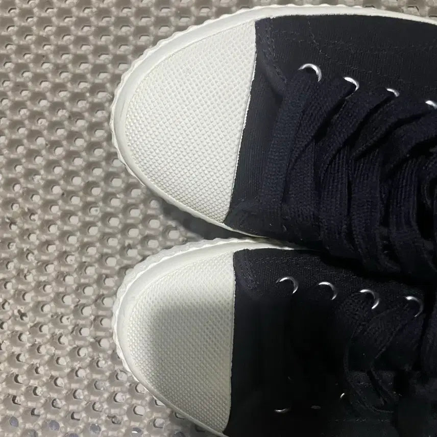 [BUNJANG] Black and White Sneakers 260 / 블랙앤화이트 스니커즈 260팔아요