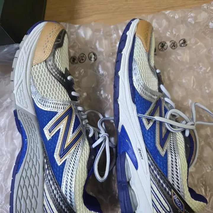 [BUNJANG] New Balance 860v2 Aimé Leon Dore Blue Sneakers / 뉴발란스 860v2 에임레온도르 블루 290 에메레온도르