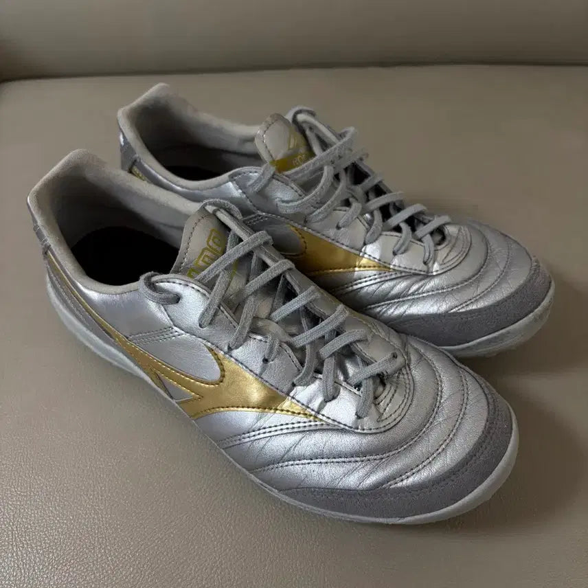 [BUNJANG] Mizuno Morelia Elite TF Soccer Shoes / 미즈노 모렐리아 엘리트 TF 270 실버/골드